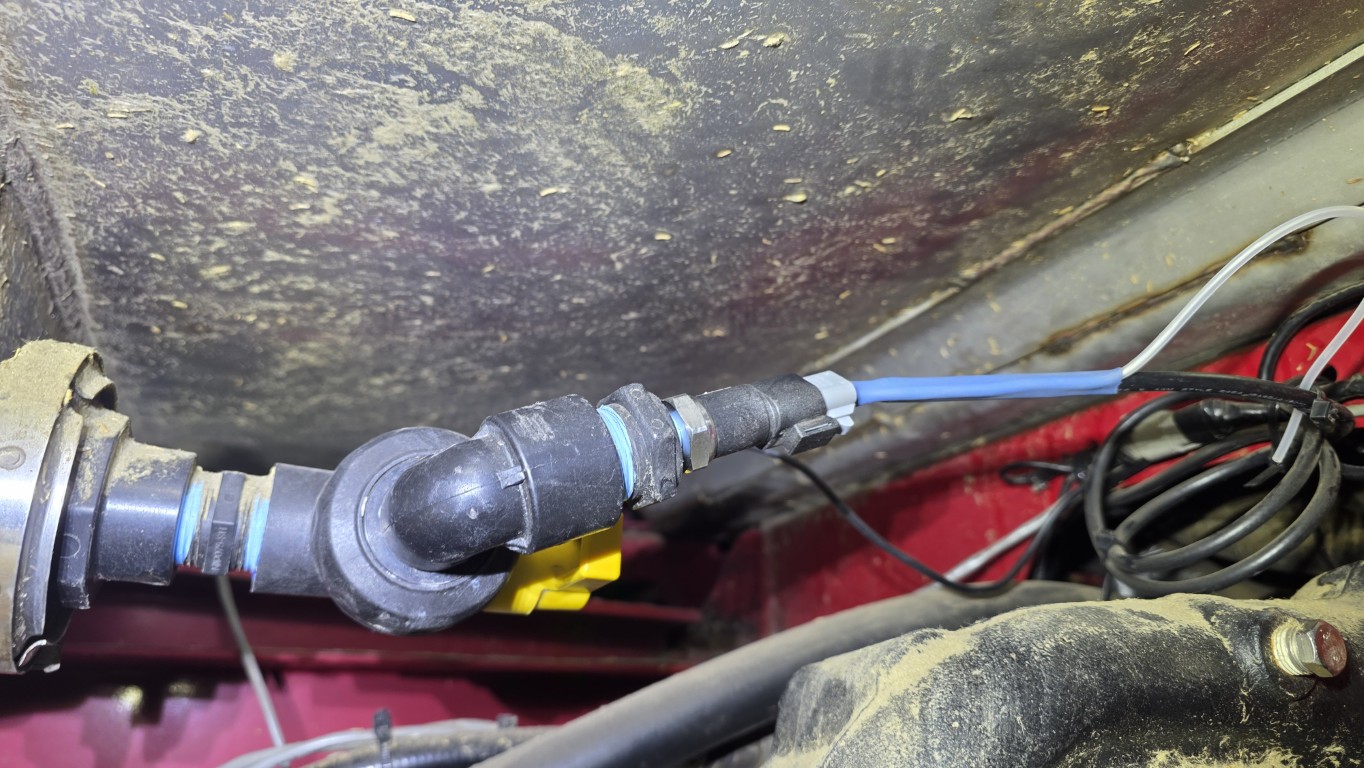 Fill Sight sensor installed on a sprayer tank
